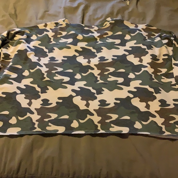 Tresics super soft camo crop top - Picture 3 of 9